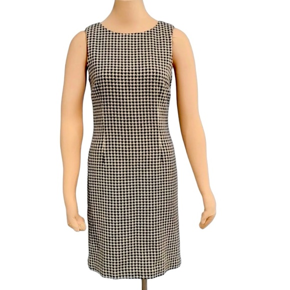 Ann Taylor Dresses & Skirts - Ann Taylor houndstooth sheath dress in size 8. Fully lined. Like New